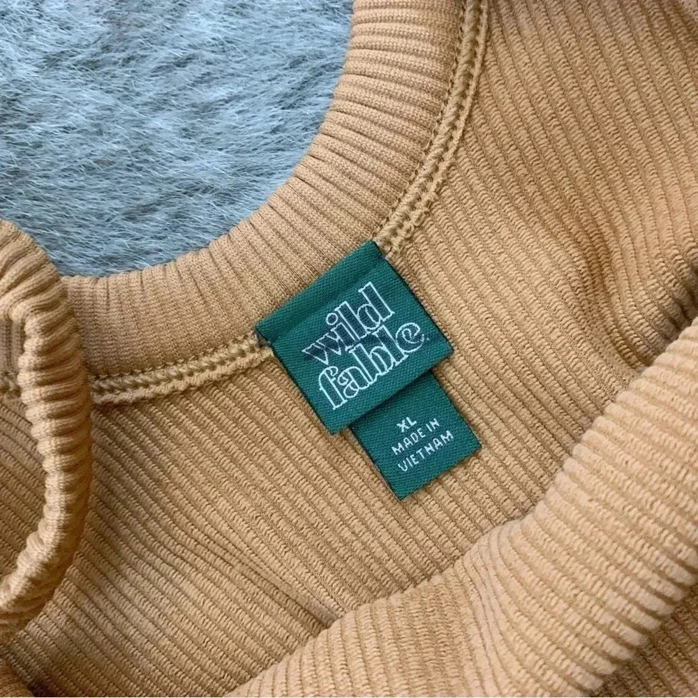 NWT Ribbed Tank Bodysuit - Picture 4 of 10